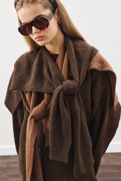 BROWN KNITWEAR SHAWL WITH WIDE COLLAR 