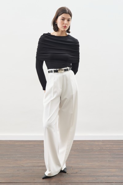 BÜZGÜ DETAYLI BLUZ SİYAH 