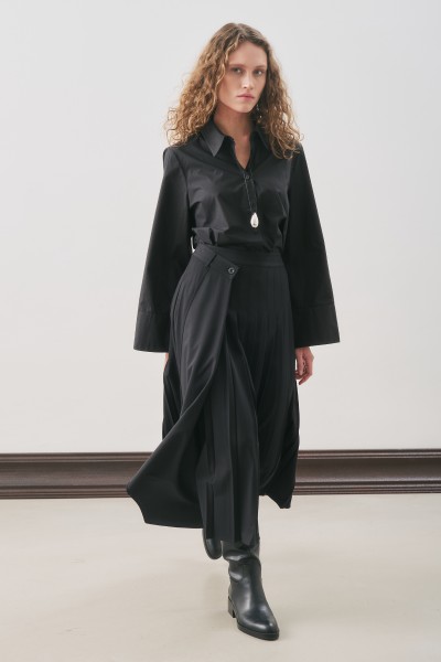 ENVELOP PLEATED SKIRT BLACK 