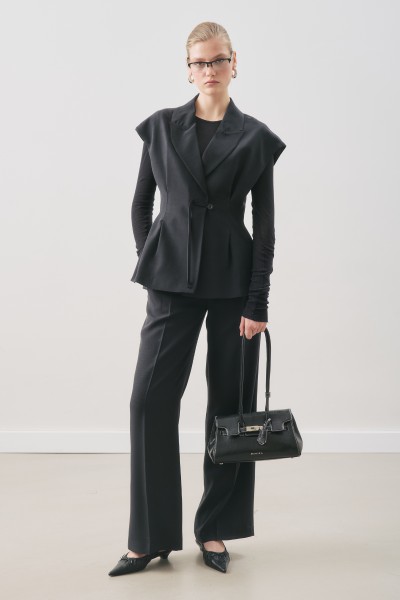 DÖKÜMLÜ TENCEL KEMERLİ YELEK SİYAH 