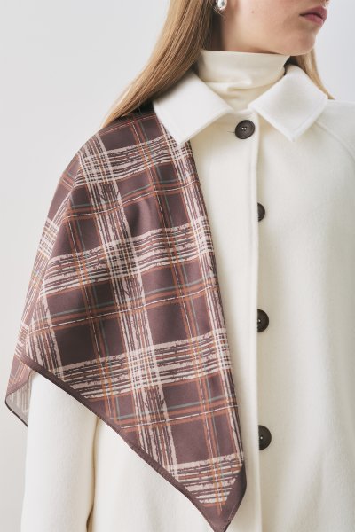 PATTERNED MEDIUM SIZE SATIN SCARF NOVEL BROWN 