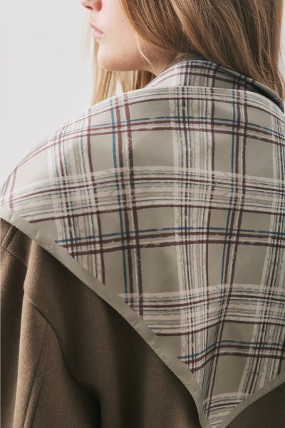 PATTERNED MEDIUM SIZE SATIN SCARF NOVEL GREEN 