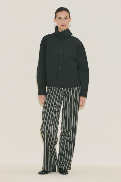 YÜKSEK YAKALI KISA GÖMLEK SİYAH 