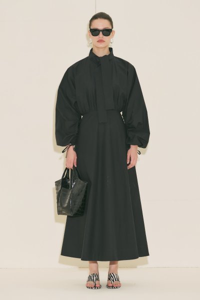 GENİŞ KOL TASARIMLI ELBİSE SİYAH 