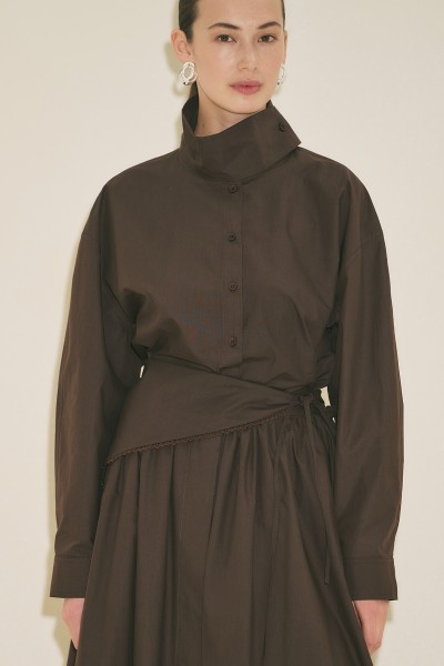 YÜKSEK YAKALI KISA GÖMLEK KAHVERENGİ 