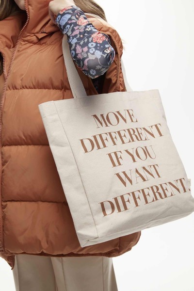 BASKILI KÖRÜKLÜ BEZ ÇANTA DIFFERENT 