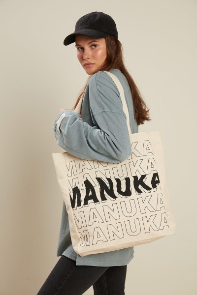 BASKILI KÖRÜKLÜ BEZ ÇANTA MANUKA-SİYAH 