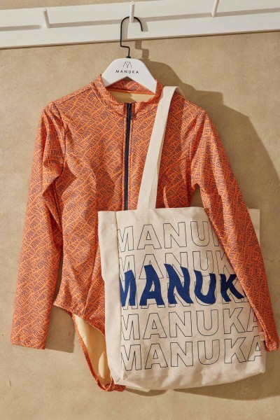 BASKILI KÖRÜKLÜ BEZ ÇANTA MANUKA-MAVİ 