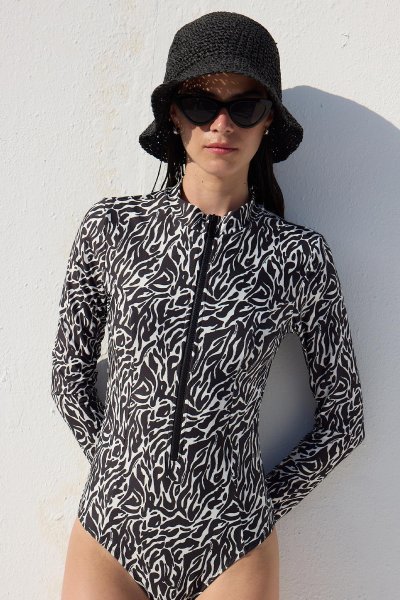 DESENLİ FERMUARLI SURF MAYO ZEBRA 
