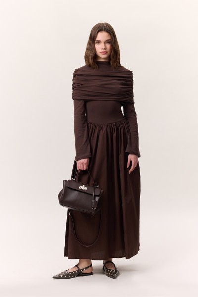 GENİŞ ETEKLİ UZUN ELBİSE KAHVERENGİ 