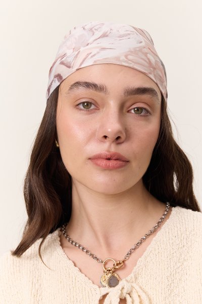 DESENLİ SATEN  FULAR SOFIA - BEJ 