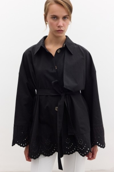EMBROIDERY DETAIL DESIGN TRENCH COAT BLACK 