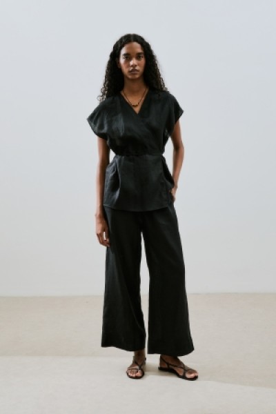 KETEN KOLSUZ BLUZ SİYAH 