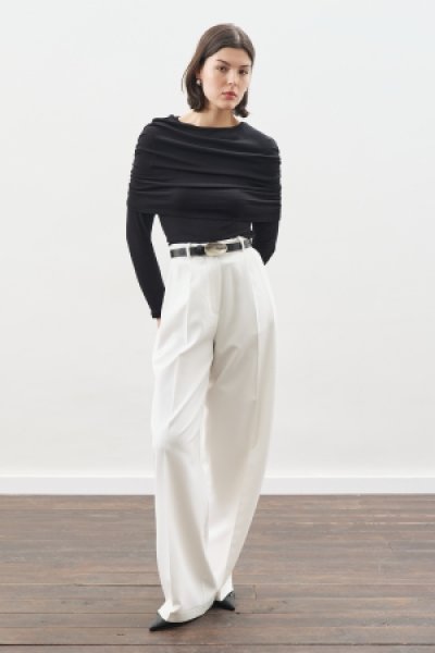 BÜZGÜ DETAYLI BLUZ SİYAH 