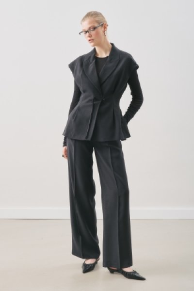 FLOWING TENCEL PLEATED TROUSERS BLACK 