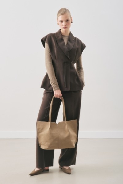 FLOWING TENCEL BELT VEST BITTER BROWN 