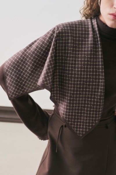 DESENLİ ORTA BOY SATEN FULAR FRIA 